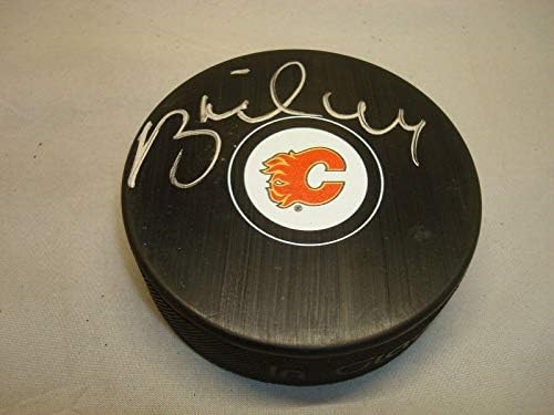 Брет Хъл подписа Хокей шайба Калгари Флеймс с автограф на PSA /DNA COA 1A - за Миене на НХЛ с автограф